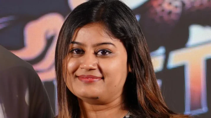 സോഷ്യൽ മീഡിയ വഴി അപകീർത്തിപ്പെടുത്താൻ ശ്രമം; ശ്വേതാ മേനോനും ലക്ഷ്മിപ്രിയക്കുമെതിരെ പരാതിയുമായി നടി അൻസിബ