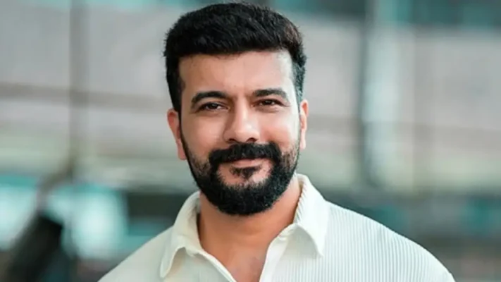 ‘അമ്മ’യിലെ പ്രതിസന്ധി: രാജിവെച്ചവരെ തിരിച്ചെത്തിക്കാൻ ശ്രമിക്കുമെന്ന് രമേഷ് പിഷാരടി