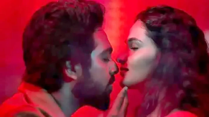 ഇറോട്ടിക് രംഗങ്ങളുള്ള ഇമ്മോർട്ടൽ