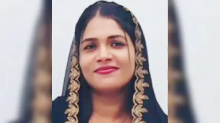 ചോരയൊലിക്കുന്ന ശരീരം, കസ്റ്റഡിയിലായ ആൺസുഹൃത്ത് , പ്രണയച്ചതിയോ അതോ ക്രൂരവിധിയോ? വീടിനുള്ളിൽ ആൺസുഹൃത്തിനൊപ്പം കഴിഞ്ഞ യുവതിക്ക് ഒടുവിൽ സംഭവിച്ചത് ? ചോരയൊലിക്കുന്ന ശരീരം, കസ്റ്റഡിയിലായ ആൺസുഹൃത്ത് , പ്രണയച്ചതിയോ അതോ ക്രൂരവിധിയോ? വീടിനുള്ളിൽ ആൺസുഹൃത്തിനൊപ്പം കഴിഞ്ഞ യുവതിക്ക് ഒടുവിൽ സംഭവിച്ചത് ?