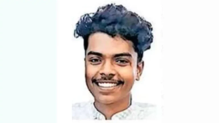 മറ്റൊരു വാഹനത്തെ മറികടക്കാൻ ശ്രമിച്ച കാർ ബൈക്കിലിടിച്ചു; കൊച്ചിൻ ഷിപ്യാർഡ് ജീവനക്കാരന് ദാരുണാന്ത്യം മറ്റൊരു വാഹനത്തെ മറികടക്കാൻ ശ്രമിച്ച കാർ ബൈക്കിലിടിച്ചു; കൊച്ചിൻ ഷിപ്യാർഡ് ജീവനക്കാരന് ദാരുണാന്ത്യം