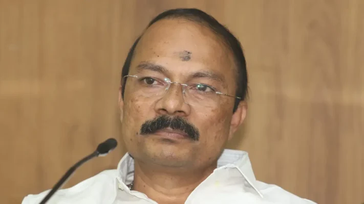 ശബരിമല സ്വർണക്കൊള്ള: പി എസ് പ്രശാന്തിനെ വീട്ടിൽ നിന്ന് കസ്റ്റഡിയിലെടുത്ത് അറസ്റ്റ് ചെയ്തു
