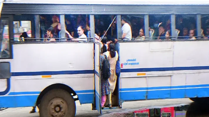 സൗജന്യ പദ്ധതിയുടെ പേരിൽ വെട്ടിപ്പ് ആരോപണം, പുരുഷനെ സ്ത്രീയാക്കുമെന്ന വാഗ്ദാനവുമായി തട്ടിപ്പ്? പ്രിയദർശിനി ബസുകളിലും ക്രമക്കേട്;
