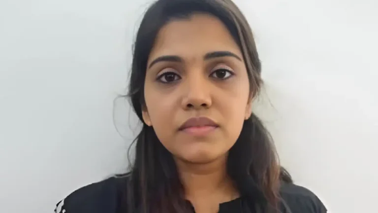 പണം അയച്ചാൽ ലഹരി എത്തും; ലൊക്കേഷൻ പങ്കിട്ട് മയക്കുമരുന്ന് വിതരണം, 'ഓപ്പറേഷൻ തൂഫാനിൽ' അധ്യാപികയും കുടുങ്ങി. A teacher involved in an alleged drug-related case faces suspension following an investigation.