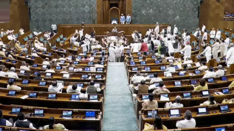 പരീക്ഷാ ക്രമക്കേട് തടയൽ ബിൽ ലോക്സഭയിൽ; പ്രധാനമന്ത്രിയും ആഭ്യന്തരമന്ത്രിയും സഭയിൽ ഇല്ല Lok Sabha debates exam bill