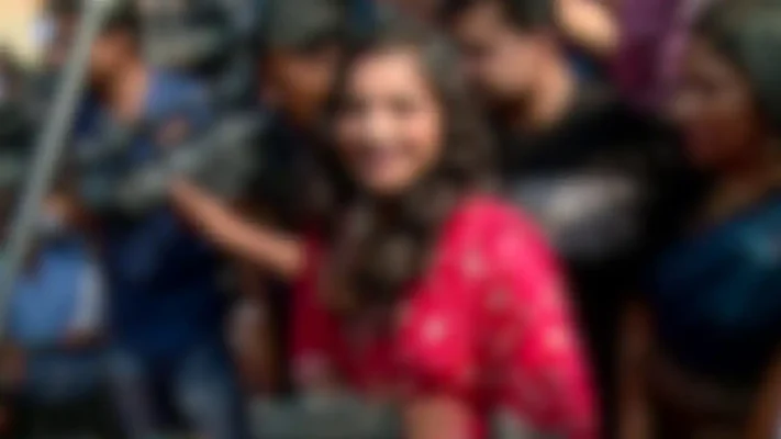 കുംഭമേള വൈറൽ താരത്തിന്റെ വിവാഹം; എറണാകുളം പൊലീസിന് നിർദേശം നൽകി ഹൈക്കോടതി, പെൺകുട്ടി ആവശ്യപ്പെട്ടാൽ സംരക്ഷണം  നൽകണം