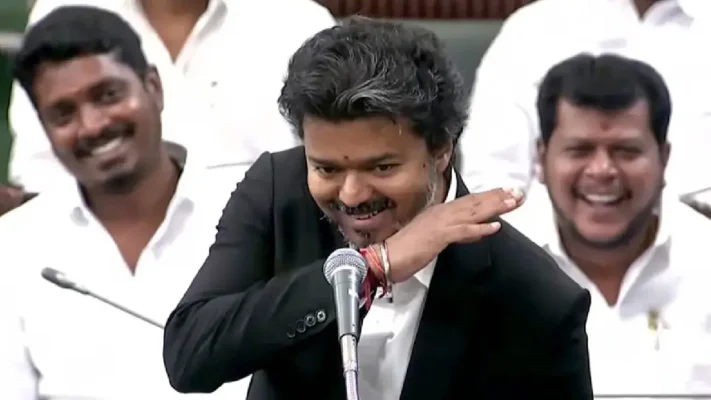 വിമർശകരുടെ വായടപ്പിച്ച് വിജയ്‌യുടെ വമ്പൻ പ്രഖ്യാപനങ്ങൾ; സൗജന്യ വൈദ്യുതിയും എസി ബസുകളും ജനങ്ങളിലേക്ക്!