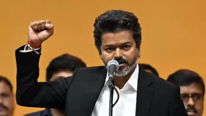 കരൂരിലെ പ്രധാനാധ്യാപികയെ സസ്പെൻഡ് ചെയ്തതെന്തിന്? സ്കൂളുകളിൽ മുഖ്യമന്ത്രിയുടെ പരിപാടി സംപ്രേക്ഷണം ചെയ്യുന്നത് തെറ്റാണോ ?