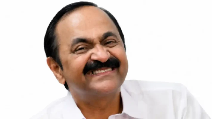 NSS-ന് വാതിൽ അടച്ചു, ഹിന്ദു ഐക്യവേദിക്ക് പരവതാനിയോ? ; ‘ഞാൻ ഒരു ദൈവ വിശ്വാസിയാണ്, 37 തവണ മൂകാംബിക സന്ദർശിച്ചിട്ടുണ്ട്’ ; മൃദുഹിന്ദുത്വ ചോദ്യത്തിന് സതീശന്റെ മറുപടി