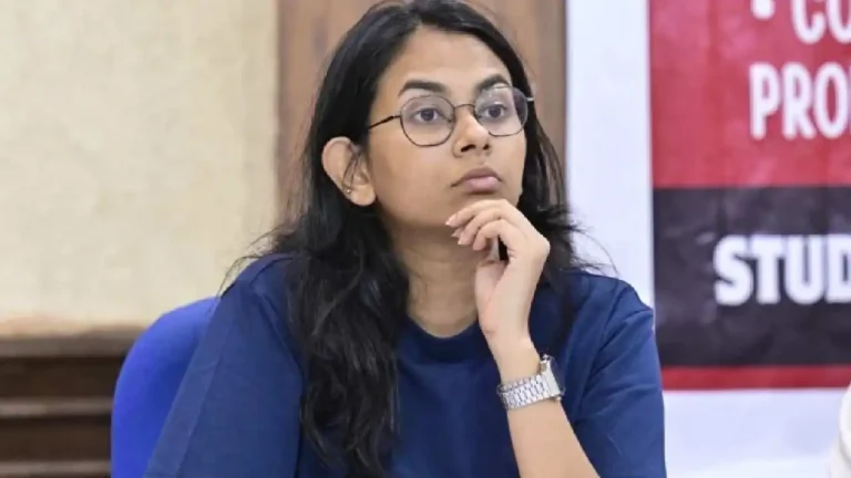 Aishe Ghosh SFI arrest warrant cancelled Patiala House Court ഐഷി ഘോഷ് വാറണ്ട് റദ്ദാക്കി ചിത്രം