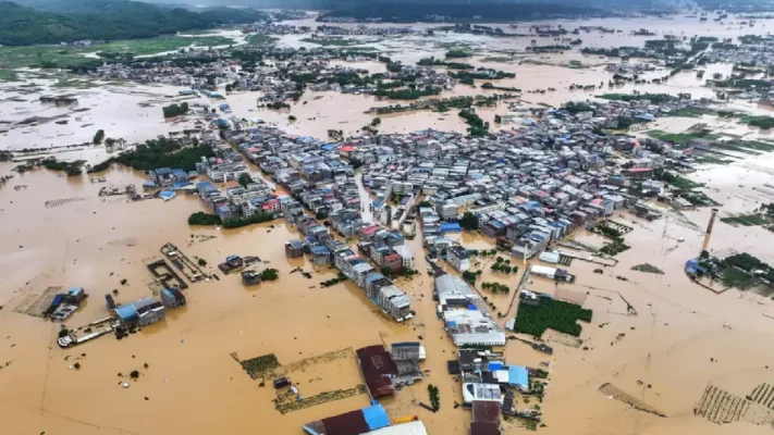 ചൈനയിൽ മെയ്സാക് ചുഴലിക്കാറ്റും പ്രളയവും: അണക്കെട്ടുകൾ തകർന്നു; നാനിങ് നഗരത്തിൽ ലെവൽ 1 അടിയന്തരാവസ്ഥ