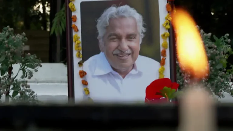 "അദ്ദേഹം ഉണ്ടായിരുന്നെങ്കിൽ"....; ഉമ്മൻ ചാണ്ടി വിടവാങ്ങിയിട്ട് മൂന്നാണ്ട്; പുതുപ്പള്ളിയിൽ ഇന്ന് പ്രാർഥനയും അനുസ്മരണവും, ഉദ്ഘാടനത്തിന് കെസി വേണുഗോപാൽ! ഉമ്മൻ ചാണ്ടി ചരമവാർഷികം പുതുപ്പള്ളി ചിത്രം