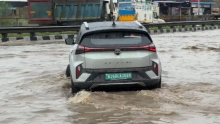 EV flood water safety hydrolock battery fire risk complete guide ഇലക്ട്രിക് വാഹനം വെള്ളപ്പൊക്ക സുരക്ഷ ചിത്രം
