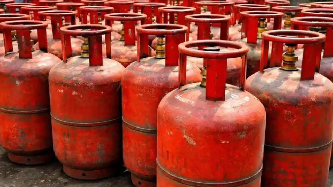 LPG പാചകവാതക സിലിണ്ടർ ബുക്കിങ് റദ്ദാക്കുന്നതുമായി ബന്ധപ്പെട്ട ഉപഭോക്താക്കളുടെ പരാതി