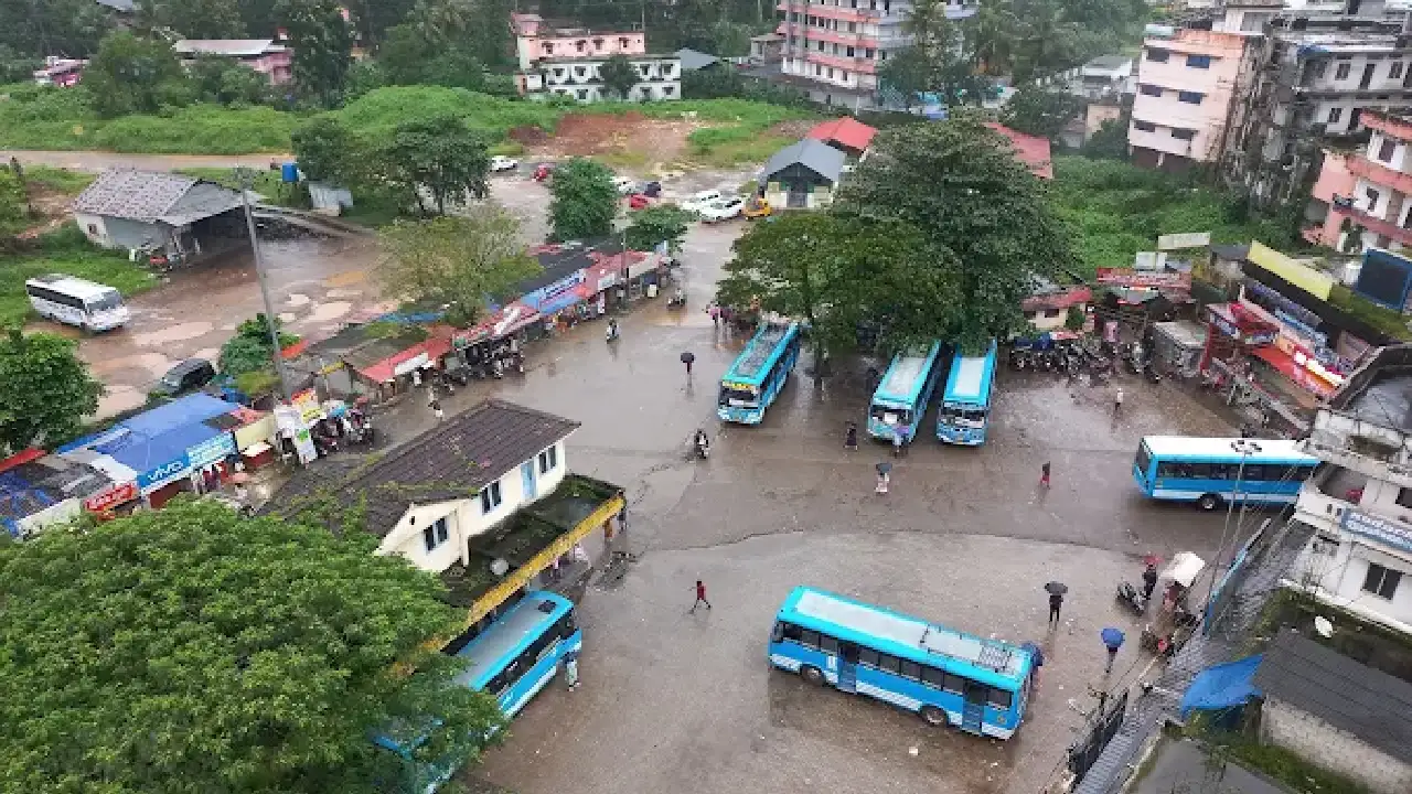 Ranni town flooded as heavy rains raise Pampa river water levels
