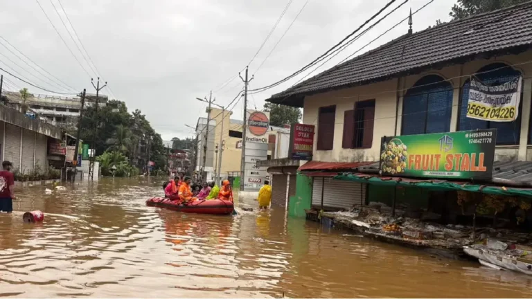 പത്തനംതിട്ട റാന്നിയില് ജലനിരപ്പ് താഴുന്നു ; പമ്പ നദിയിലും ജലനിരപ്പ് താഴ്ന്നു , പെരുമഴയിലുണ്ടായത് കോടികളുടെ നാശനഷ്ടം Pamba River water level recedes in Ranni after heavy rain.
