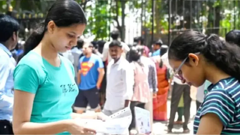 നീറ്റ് പരീക്ഷാ രീതിയിൽ മാറ്റം; ഉത്തരമെഴുതാൻ കൂടുതൽ സമയം അനുവദിക്കും, വീടിനടുത്ത് പരീക്ഷാ കേന്ദ്രങ്ങൾ നീറ്റ് പരീക്ഷാ രീതിയിൽ മാറ്റം; ഉത്തരമെഴുതാൻ കൂടുതൽ സമയം അനുവദിക്കും, വീടിനടുത്ത് പരീക്ഷാ കേന്ദ്രങ്ങൾ