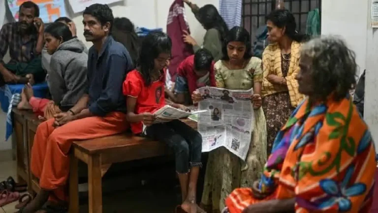 ദുരിതാശ്വാസ ക്യാമ്പിലും ദുരിതം; സർക്കാർ സഹായം ലഭിക്കുന്നില്ലെന്ന് കോൺഗ്രസ് നേതാവിന്റെ പരാതി ദുരിതാശ്വാസ ക്യാമ്പിലും ദുരിതം; സർക്കാർ സഹായം ലഭിക്കുന്നില്ലെന്ന് കോൺഗ്രസ് നേതാവിന്റെ പരാതി