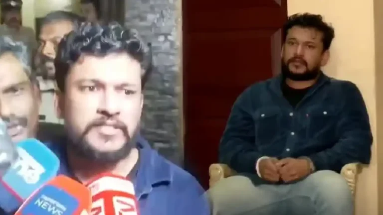 "അർജുൻ ആയങ്കിയ്ക്ക് ജാമ്യം വേണ്ടേ..?" ജാമ്യാപേക്ഷ പോലും നൽകിയില്ല; ജാമ്യം കിട്ടിയാലും കുടുക്കാൻ പ്ലാൻ ചെയ്ത പൊലീസ്; റിമാൻഡിന് പിന്നാലെ പുതിയ നീക്കം! 14 ദിവസത്തേക്ക് റിമാൻഡ് ചെയ്ത അർജുൻ ആയങ്കിക്കായി അഭിഭാഷകൻ ജാമ്യാപേക്ഷ നൽകാതിരുന്നതിന് പിന്നാലെ കാപ്പ ചുമത്താൻ പൊലീസ് നീക്കം