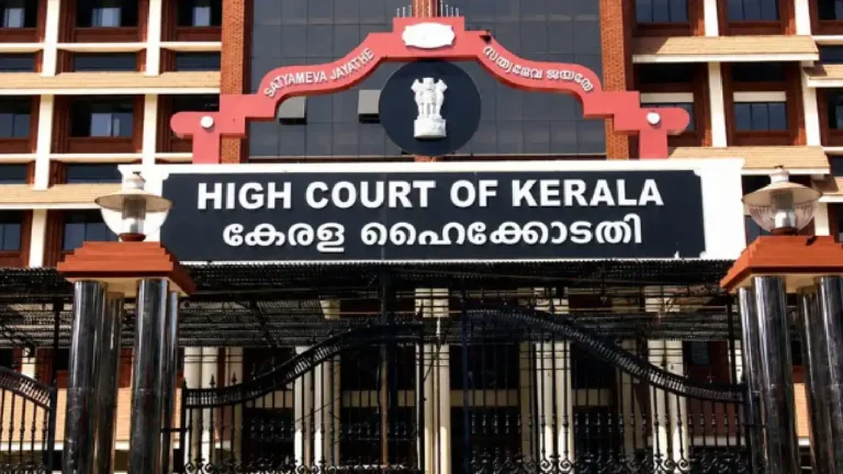 "തക്കതായ കാരണമില്ല" എന്ന് ഹൈക്കോടതി; കെപിഒഎ പുനഃസംഘടനയ്ക്കുള്ള സർക്കാർ ഉത്തരവിനുള്ള സ്റ്റേ തുടരും, "കോൺഗ്രസിന്റെ നിയന്ത്രണത്തിലാക്കാൻ ശ്രമം" എന്ന് ഗോവിന്ദൻ, അടുത്ത ഹിയറിങ് ഓഗസ്റ്റ് 6ന്! KPOA High Court stay police association reorganisation കെപിഒഎ ഹൈക്കോടതി സ്റ്റേ ചിത്രം