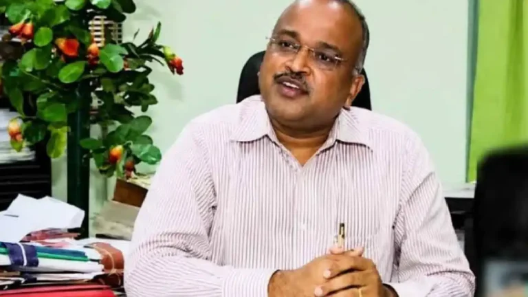 ഖാദി ബോർഡ് സെക്രട്ടറി സ്ഥാനത്ത് നിന്ന് രാജിവെച്ച കെ എ രതീഷ്