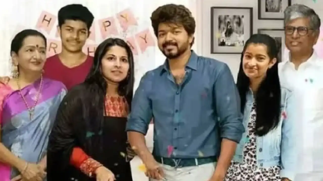 വിജയ്-സംഗീത വിവാഹമോചന ഹർജി പിൻവലിച്ചതിന് പിന്നാലെ ജേസൺ സഞ്ജയ്‌യുടെ പ്രതികരണവും തൃഷയുടെ പഴയ സോഷ്യൽ മീഡിയ പോസ്റ്റുകളും ചർച്ചയാകുന്നു